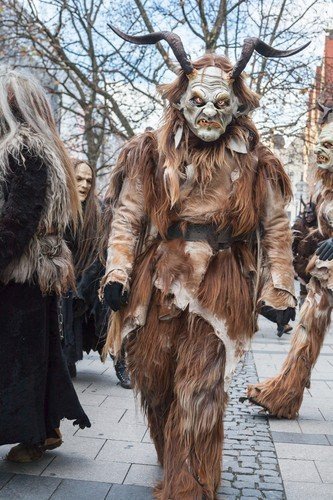 Strašidelný Krampuslauf. Čerti jsou jako živí