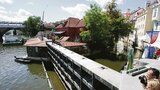 Praha a záplavy: První stupeň pominul, otevřely se vrata na Čertovce i náplavky, jezdí přívozy