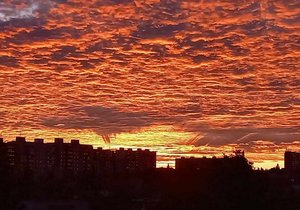 Červánky nad Českem ohromily přihlížející.