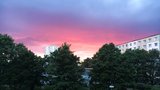 Nebeská podívaná: Ohnivé nebe nad Plzní zbarvily něžné červánky