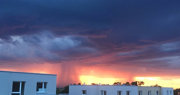 Jedna ze čtenářek k fotkám napsala: Taková malá apokalypsa.