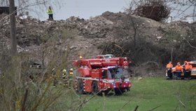 Nehoda bagru u osady Červená Lhota u Úžic na Mělnicku