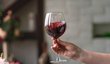 V rámci středomořské diety si můžete dát denně i sklenku červeného vína