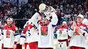 Roman Červenka s pohárem po triumfu na MS 2024