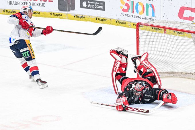 Vášnivé derby! Hradec válel, pak se Dynamo zvedlo. Radil slavil gól, Škorvánek uchvátil Vášnivé derby! Hradec válel, pak se Dynamo zvedlo. Radil slavil gól, Škorvánek uchvátil