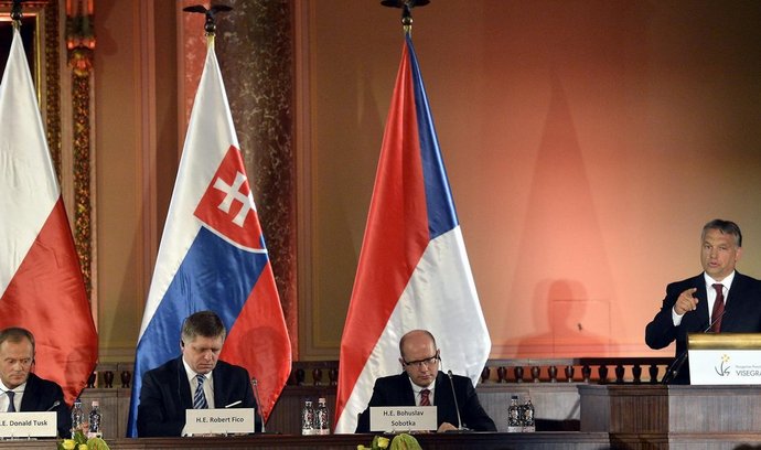Červnové setkání premiéru Visegrádské skupiny (Zleva Donald Tusk, Robert Fico, Bohuslav Sobotka a Viktor Orbán)