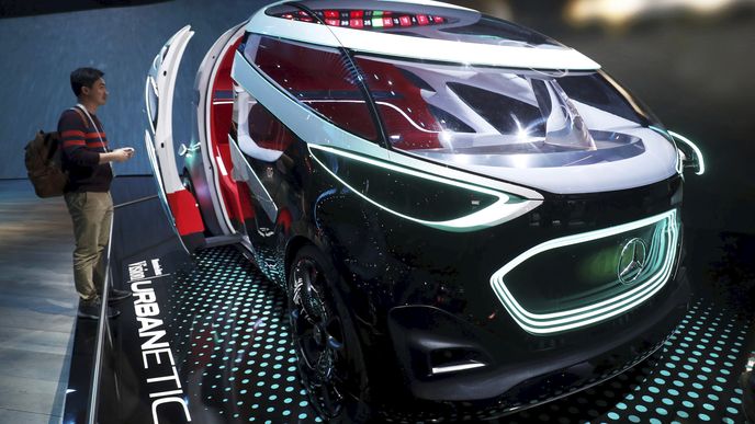 Autonomní automobil Mercedes-Benz Vision URBANETIC nabízí vyměnitelné moduly. Nákladní modul zvládne převézt až 10 palet, modul pro pasažéry Uveze až 12 lidí. 