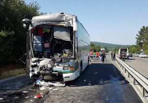 Nehoda autobusu, který vezl Čechy.