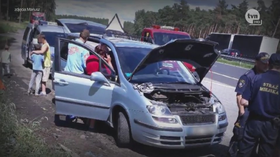 České rodině se v Polsku rozbilo auto. Na pomoc čekali tři dny u silnice