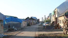 Ničivé tornádo srovnalo české vesnice se zemí, Češi stihli uklidit ulice za pár dní