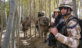 Armádní nákup neprůstřelných vest za 1,7 miliardy se zasekl. STV Group slibuje nápravu