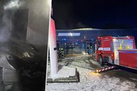 Požár autosalonu v České Lípě: Vozidlo začalo samovolně hořet?!