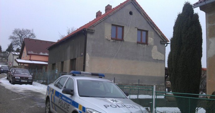 Dům hrůzy v České Lípě: Policie zde vyšetřuje vraždu čtyřletého dítěte