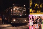 Semifinalistky České Miss 2015 zapadly s autobusem do sněhu. Ten uklouzl na zledovatělé silnici