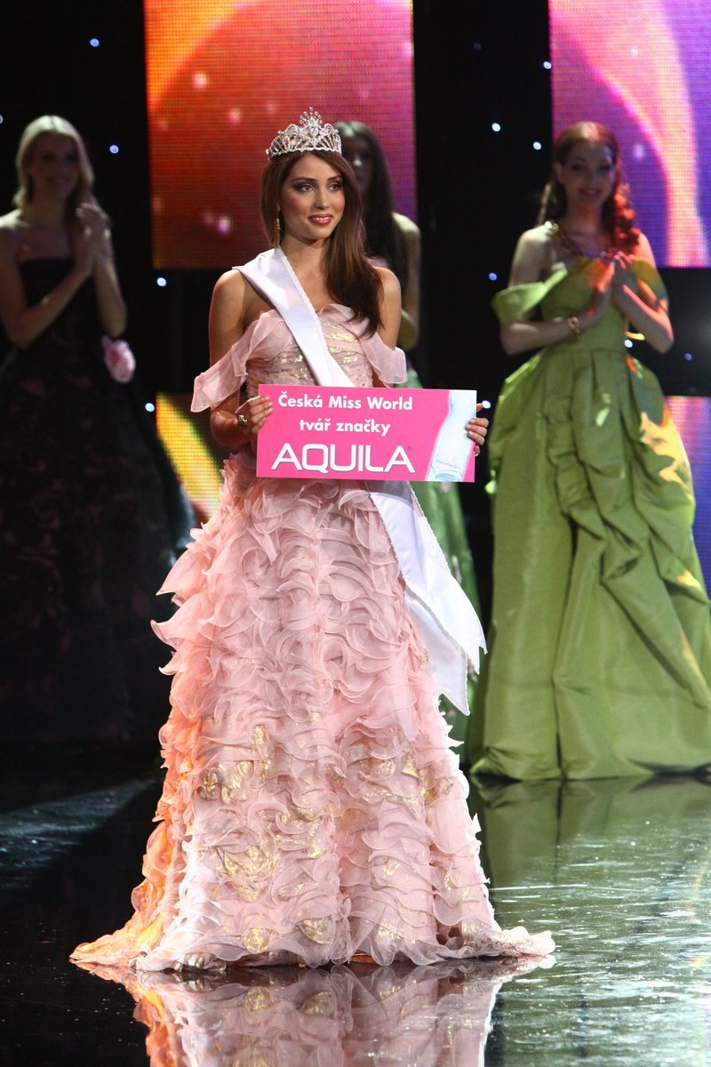 Titul Česká Miss World 2011 získala osmnáctiletá Denisa Domanská z Koryčan