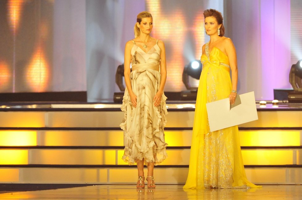 Tereza Maxová s Michaelou Maláčovou vyhlásily vítězku České miss 2009