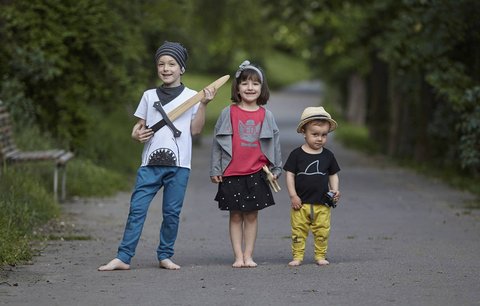Česká móda: Aby vaše děti v parku vynikaly, pořiďte jim žraloka