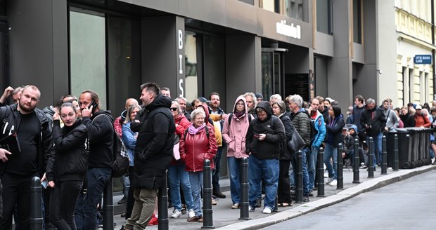 Česká národní banka (ČNB) vydává pětitisícikorunu se speciálním přítiskem jako součást připomínek letošního stého výročí vzniku Národní banky Československé (NBČ).