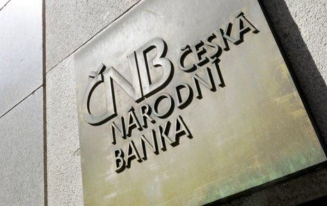 Česká národní banka loni vydělala 56 miliard korun, ale do státního rozpočtu je nedá