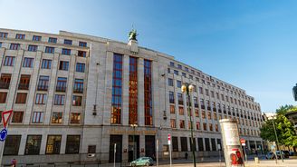 Česká národní banka nechala základní úrokovou sazbu na sedmi procentech