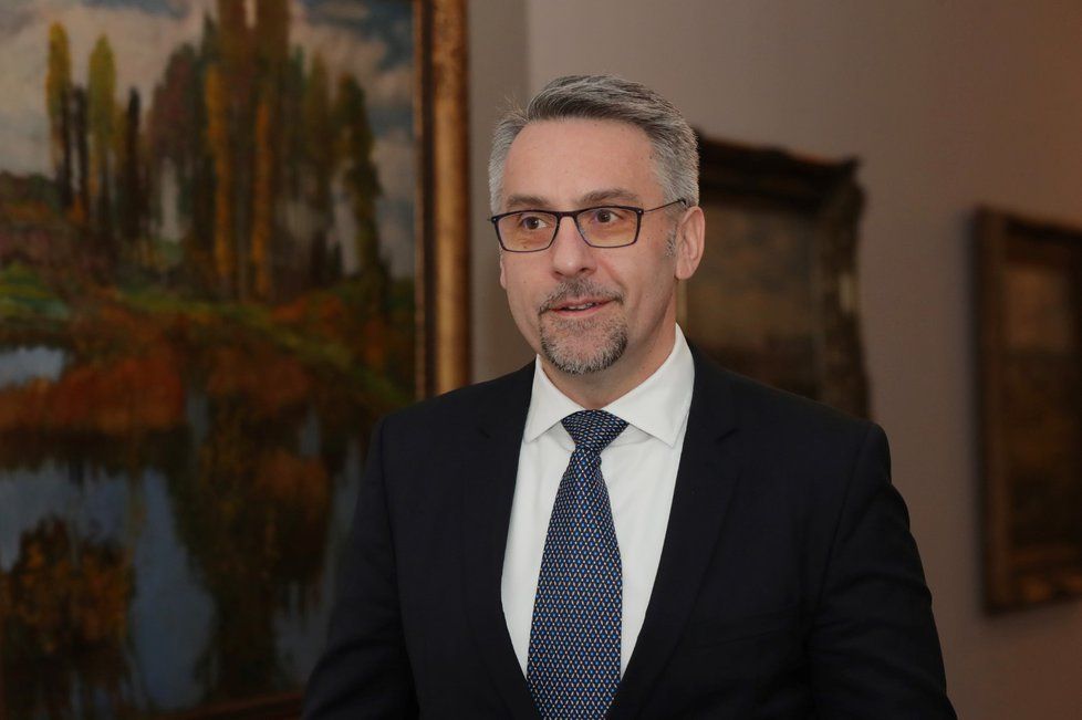 Ministr vnitra v demisi Lubomír Metnar (za ANO) vyhlásí do týdne nebo 14 dnů otevřené výběrové řízení na nového generálního ředitele České pošty místo Martina Elkána.