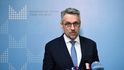 Ministr vnitra Lubomír Metnar vystoupil 1. března 2018 na briefingu v Praze k situaci na České poště