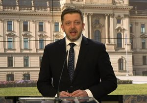 Vláda schválila zrušení 300 poboček České pošty. Nezbytný krok pro její přežití, vzkázal Rakušan