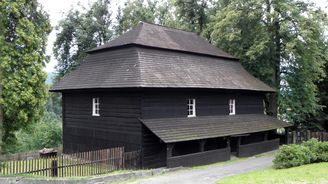Toleranční kostel: Unikátní kulturní památka z 18. století, kde sloužil farář a spisovatel Jan Karafiát