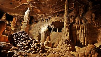 Nejen Koněprusy: V jakých českých jeskyních se v létě příjemně zchladíte?