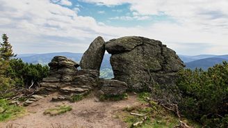 Tip na výlet: Z Červenohorského sedla jedním směrem k Vřesové studánce a druhým na Praděd Tip na výlet: Z Červenohorského sedla jedním směrem k Vřesové studánce a druhým na Praděd