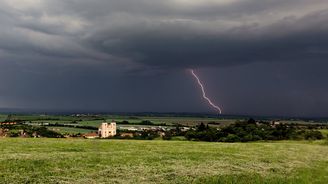 Pozořice a okolí: Krajinou tří císařů a šípkových strání Pozořice a okolí: Krajinou tří císařů a šípkových strání