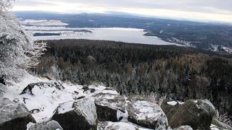 Krušné hory: od zlatavých stébel do mrazivých závějí Krušné hory: od zlatavých stébel do mrazivých závějí