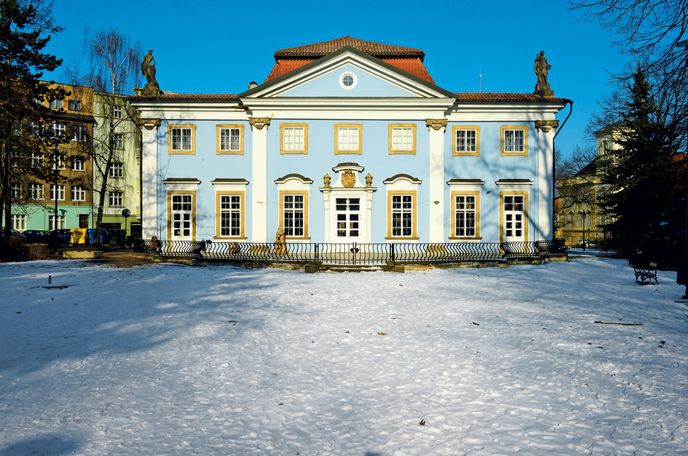 Zahradní a plesový dům v zámeckém parku patří mezi známé památky Teplic.