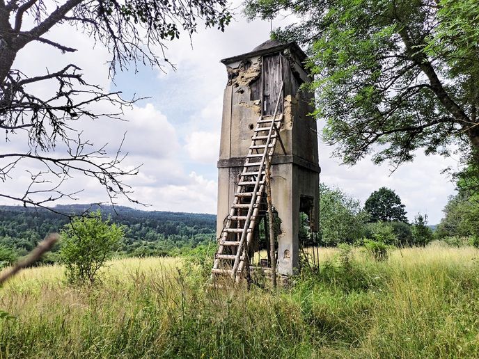 Pozorovatelna nedaleko Kolvína Pozorovatelna nedaleko Kolvína