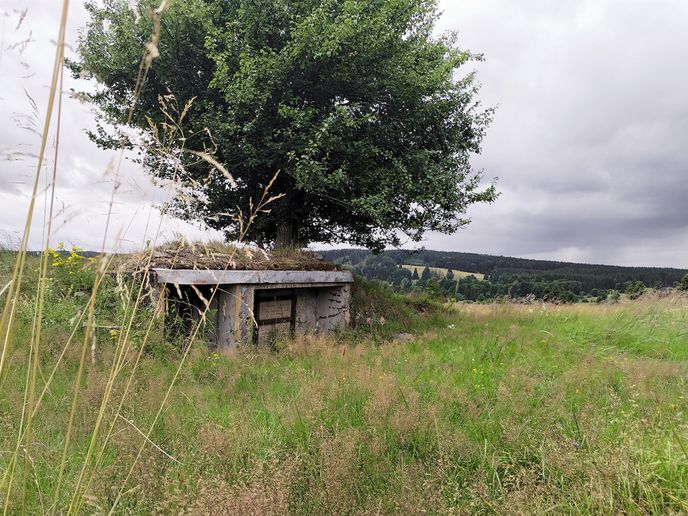 Zbytky střelnice v místech, kde pravděpodobně bývaly zahrady obyvatel Záběhlé Zbytky střelnice v místech, kde pravděpodobně bývaly zahrady obyvatel Záběhlé