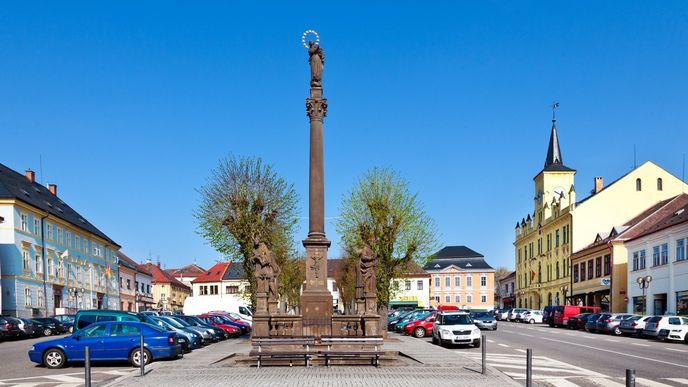 Morový sloup, Husovo náměstí, Lomnice nad Popelkou