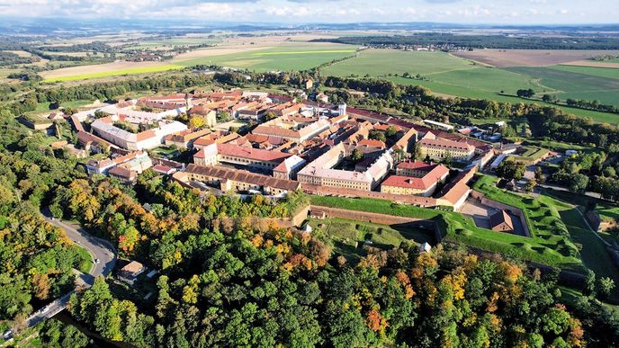 V Josefově si můžete užít hned několik zpřístupněných částí a muzeí. A v muzeu tu dokonce můžete i přespat. V Josefově si můžete užít hned několik zpřístupněných částí a muzeí. A v muzeu tu dokonce můžete i přespat.