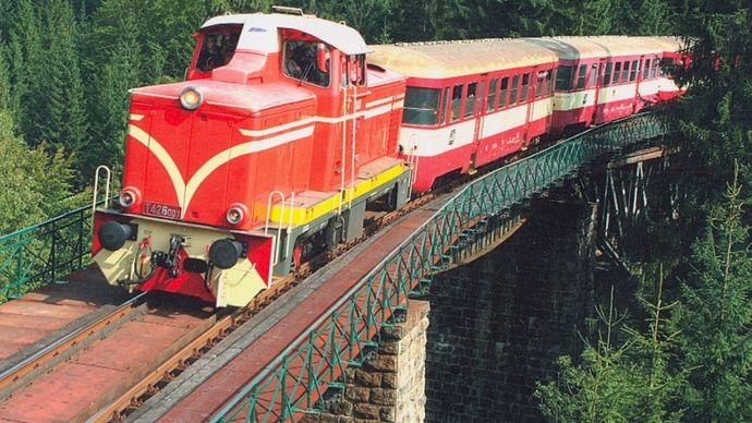 Jizerskohorská ozubnicová trať je nejstrmější železnicí v Čechách
