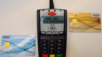 Bezkontaktní karty zvýší počet nákupů, ale ne útratu