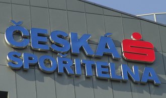 Zisk České spořitelny lehce klesl, růst výnosů brzdí vyšší náklady