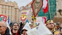 Začíná demonstrace na podporu nezávislých médií spolku Milion chvilek pro demokracii. (25. 10. 2026) Začíná demonstrace na podporu nezávislých médií spolku Milion chvilek pro demokracii. (25. 10. 2026)