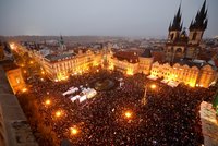 Protest Milionu chvilek: Na pódiu Pavlův přítel, motorkář a chirurg Šebek!