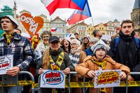 Média jdou do stávky, chvilkaři zase na Letnou, ale… Pohnou davy s poplatky?