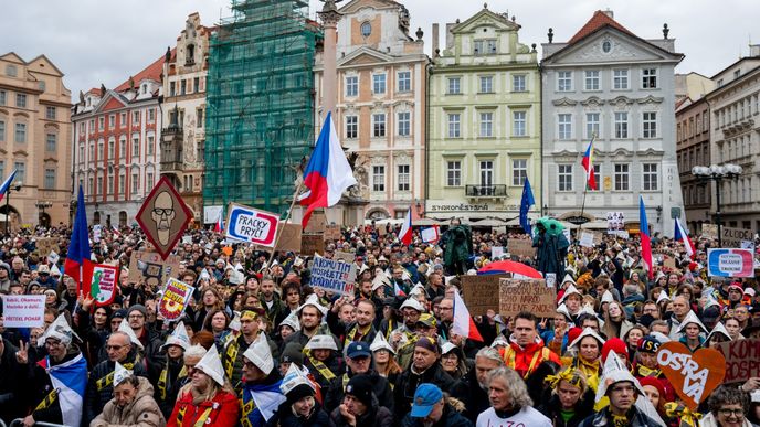 Protest spolku Milion chvilek pro demokracii na podporu ČT a ČRo. (25. 10. 2026) Protest spolku Milion chvilek pro demokracii na podporu ČT a ČRo. (25. 10. 2026)