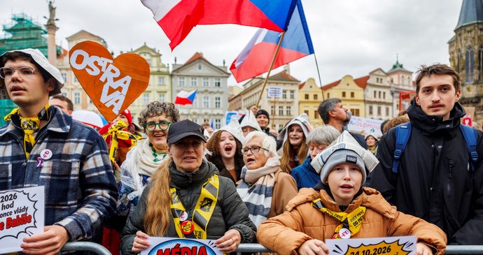 Protest spolku Milion chvilek pro demokracii na podporu ČT a ČRo. (25. 10. 2026)