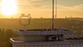 ČT má z poplatků 6 miliard ročně. Jejich zrušení je likvidace, varují Pithart, Šabatová a další