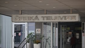 Bouřka v Praze: Problémy s vysíláním České televize způsobil úder blesku