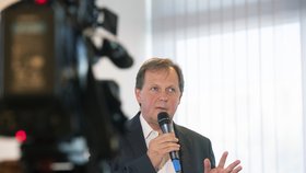 Generální ředitel ČT Petr Dvořák oznámil škrty a propouštění v ČT. (31. 5. 2022)