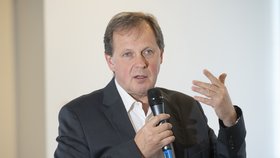 Generální ředitel ČT Petr Dvořák oznámil škrty a propouštění v ČT. (31. 5. 2022)