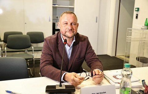 Rozhodnuto: Souček končí jako ředitel ČT! „Ulevilo se mi,“ řekl Blesku. Rada ho odvolala